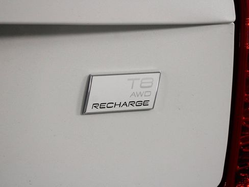 Certified 2023 Volvo XC90 T8 Core w/ Climate Package image 20