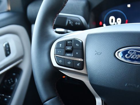 Used 2026 Ford Explorer Active w/ Active Comfort Package image 35