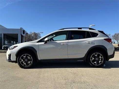 Used 2018 Subaru Crosstrek 2.0i Premium w/ Moonroof Package image 2