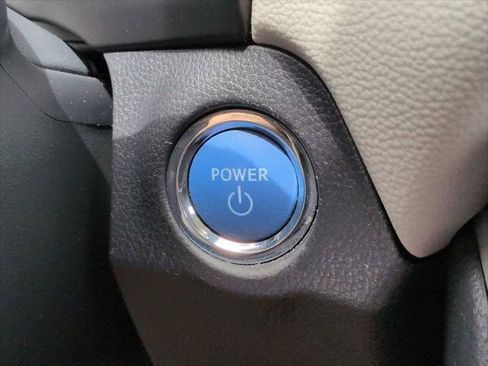 Certified 2021 Toyota RAV4 XLE AWD/4WD image 25
