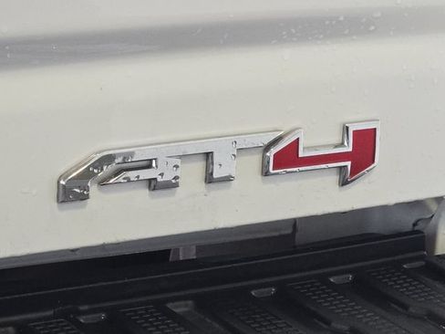 Used 2024 GMC Sierra 2500 AT4 w/ AT4 Premium Plus Package AWD/4WD image 9