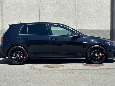 Used 2018 Volkswagen GTI SE FWD image 3