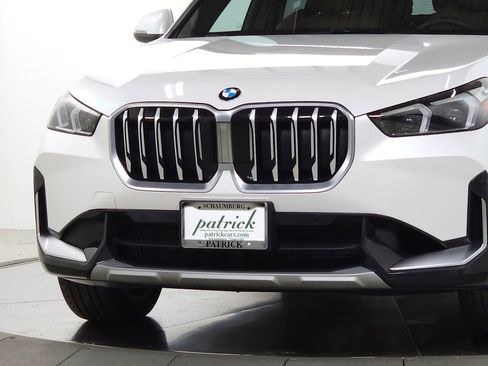 Used 2025 BMW X1 xDrive28i w/ Convenience Package AWD/4WD image 3