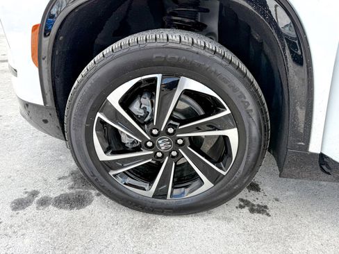 Certified 2025 Buick Enclave Sport Touring image 47