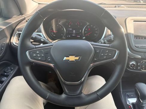 Used 2024 Chevrolet Equinox LT AWD/4WD image 18