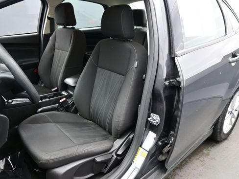 Used 2015 Ford Focus SE image 11