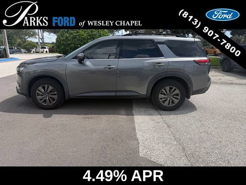 Used 2022 Nissan Pathfinder SV FWD image 4
