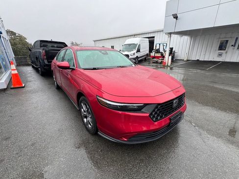 Used 2023 Honda Accord EX image 6