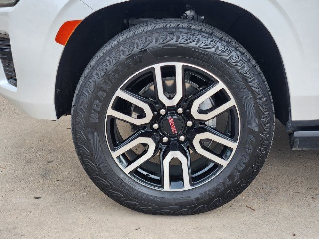 Used 2024 GMC Yukon XL AT4 AWD/4WD image 10
