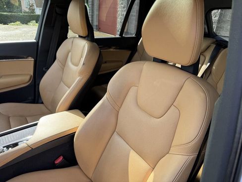 Used 2016 Volvo XC90 T6 Momentum w/ Protection Package Plus image 15