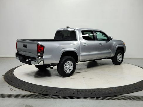 Used 2022 Toyota Tacoma SR5 RWD image 8