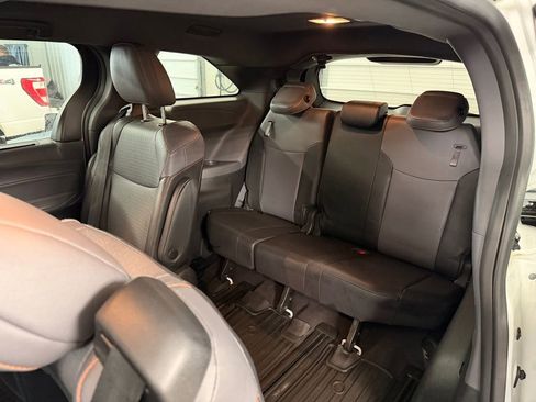 Used 2023 Toyota Sienna XSE image 31