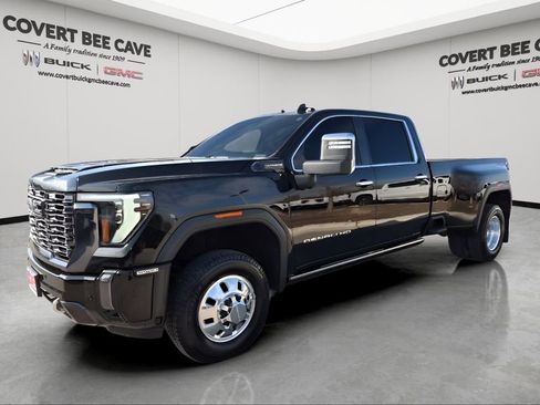 Used 2024 GMC Sierra 3500 Denali Ultimate image 3