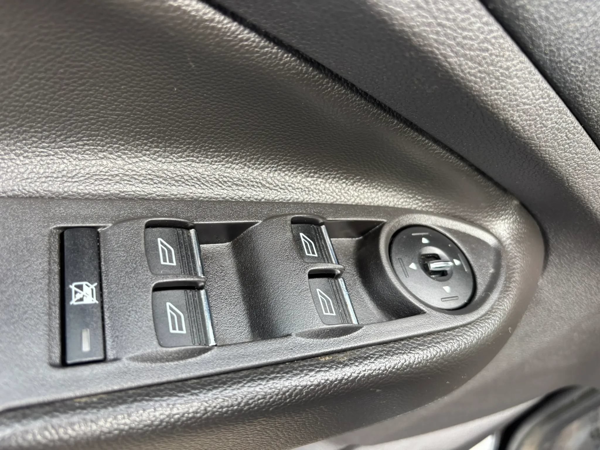 Used 2013 Ford Escape Titanium w/ Parking Technology Pkg FWD image 18