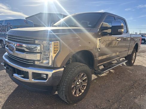 Used 2018 Ford F250 Lariat w/ Chrome Package image 3