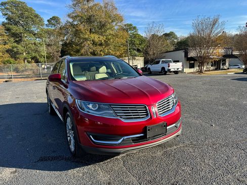 Used 2017 Lincoln MKX Reserve w/ Lincoln MKX Climate Package image 6