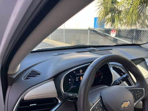 Used 2024 Chevrolet Malibu LT image 34