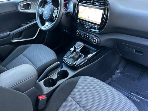 Used 2023 Kia Soul S FWD image 17
