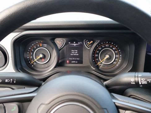 Used 2025 Jeep Gladiator Sport image 34