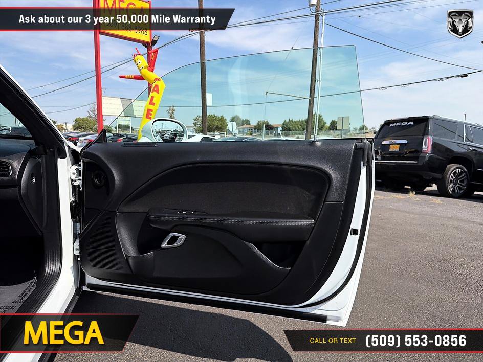 Used 2018 Dodge Challenger SXT w/ Driver Convenience Group RWD image 24