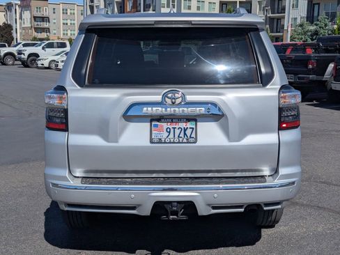 Used 2022 Toyota 4Runner Limited AWD/4WD image 6
