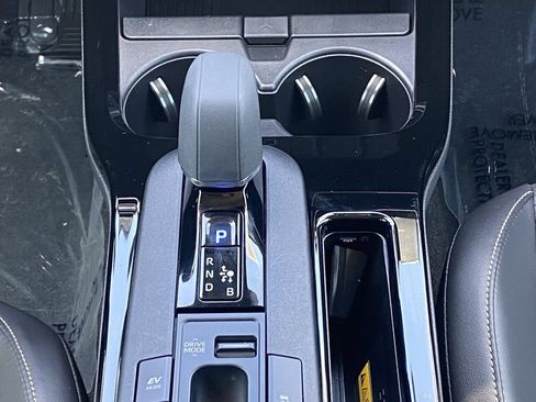 Certified 2026 Toyota Prius XLE FWD image 33