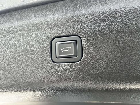 Used 2019 Buick Enclave Avenir w/ Avenir Technology Package FWD image 15