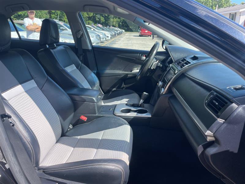 Used 2012 Toyota Camry SE FWD image 12
