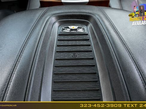 Used 2019 Cadillac Escalade ESV Luxury AWD/4WD image 29