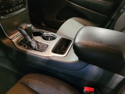 Used 2018 Jeep Grand Cherokee Laredo AWD/4WD image 26