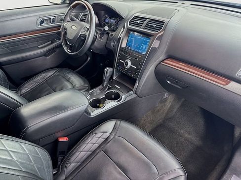 Used 2017 Ford Explorer Platinum AWD/4WD image 39