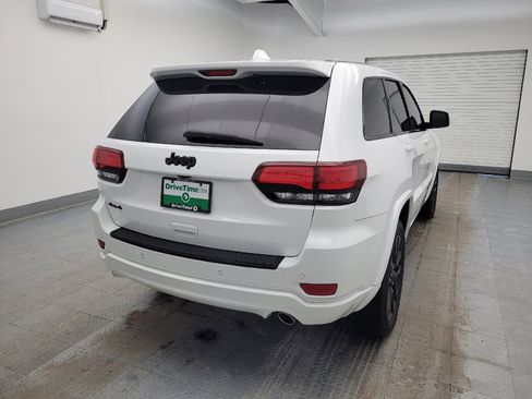 Used 2018 Jeep Grand Cherokee Altitude AWD/4WD image 7