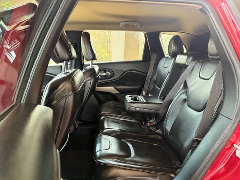 Used 2017 Jeep Cherokee Limited AWD/4WD image 21