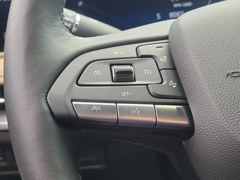 Used 2025 Cadillac XT4 Premium Luxury FWD image 7