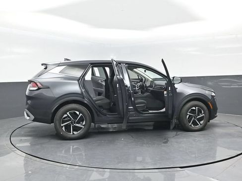 Used 2025 Kia Sportage LX AWD/4WD image 25