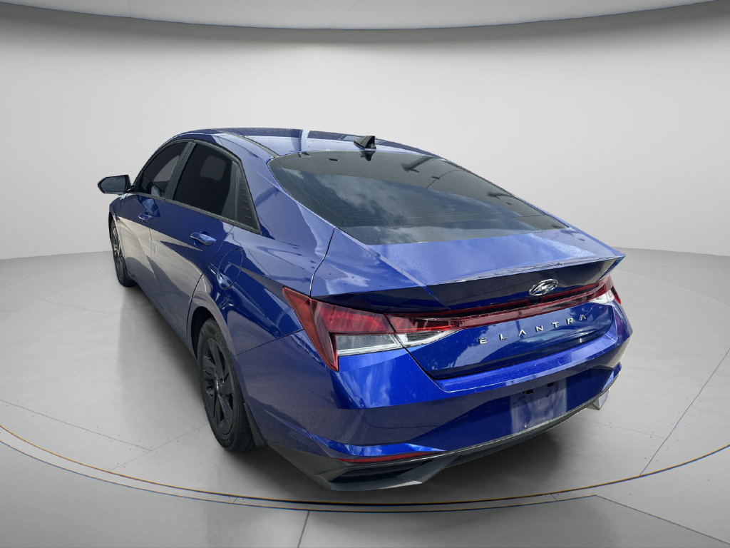 Used 2023 Hyundai Elantra SEL w/ Winter Weather Package FWD image 6