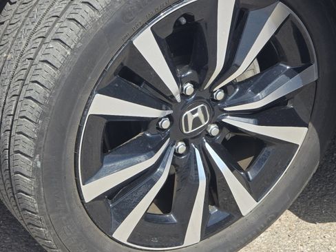 Used 2024 Honda Civic EX-L image 9