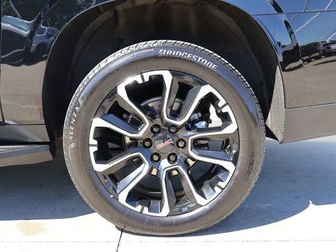 Used 2025 GMC Yukon XL Elevation AWD/4WD image 48