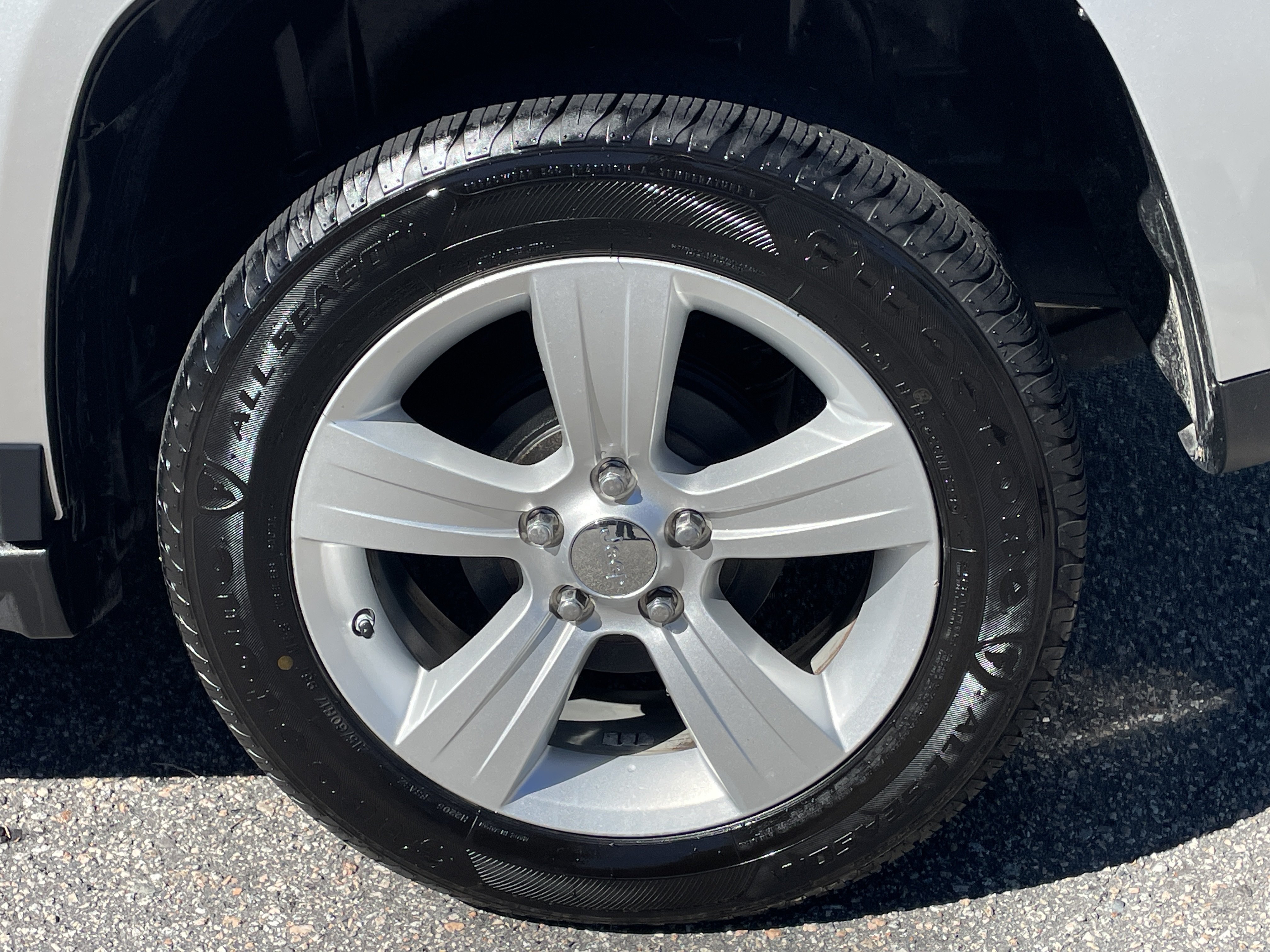Used 2011 Jeep Compass 2WD image 34