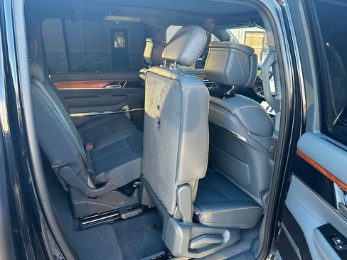 Used 2022 Jeep Grand Wagoneer Series II w/ Flexible Seating Group image 54