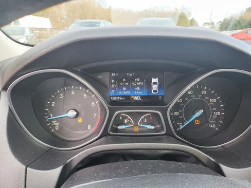 Used 2017 Ford Focus SE image 16