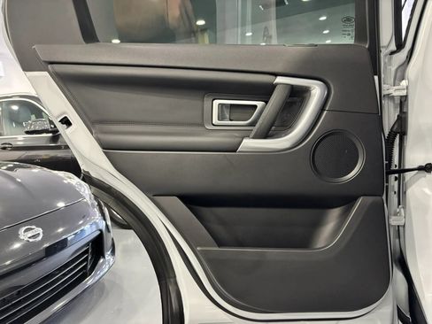Used 2019 Land Rover Discovery Sport HSE AWD/4WD image 42