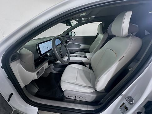 Used 2023 Hyundai Ioniq 6 Limited image 13