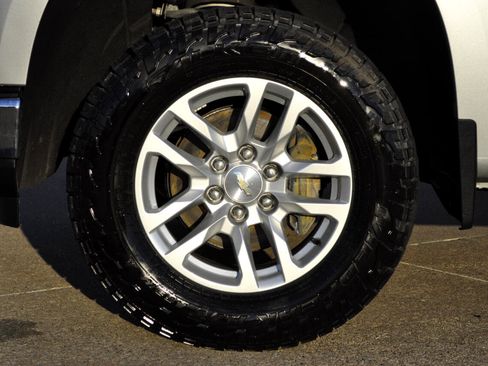 Used 2019 Chevrolet Silverado 1500 LT w/ All-Star Edition image 4