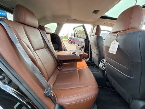 Used 2022 Subaru Outback Touring AWD/4WD image 7
