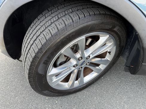 Used 2018 Ford Explorer Limited image 28