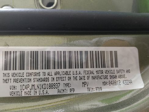 Used 2019 Jeep Cherokee Latitude Plus w/ Cold Weather Group image 33