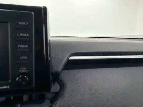 Used 2021 Toyota RAV4 XLE AWD/4WD image 34