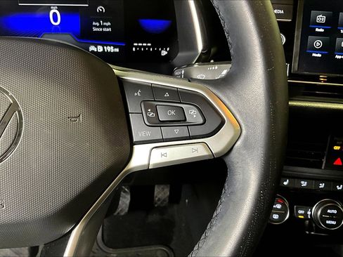 Used 2023 Volkswagen Jetta SE image 12