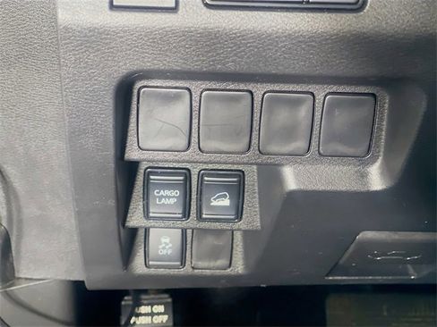 Used 2023 Nissan Frontier SV w/ Tow Package image 11